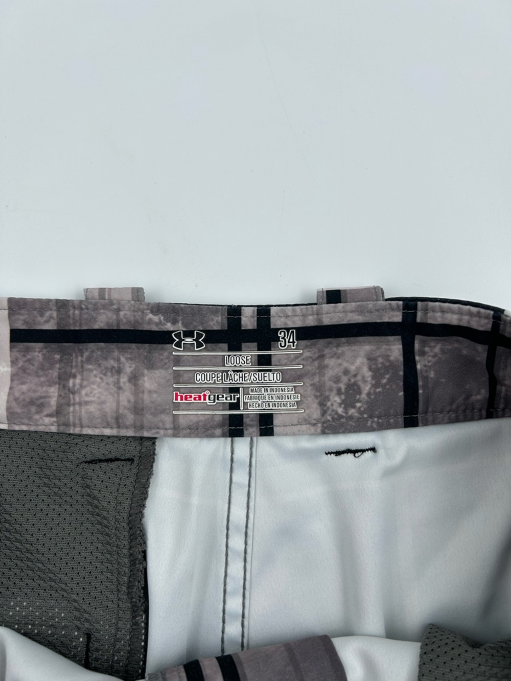 Under Armour Grey Plaid Performance Board Shorts 34W - Picture 5 of 7
